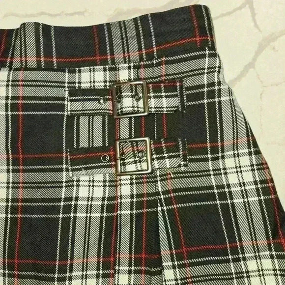 Tracy Evans Y2K 2000s Womens Plaid Pleated Mini Skirt Bkack Red Size 9 - Picture 2 of 7